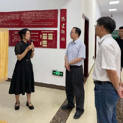 四川开放大学党委副书记、校长罗晓东率队深入MK网官方站网页版调研